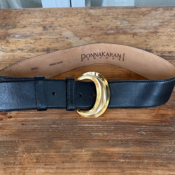 Vintage Donna Karan Black leather Belt with oversized Gold Accent buckle… GUC,